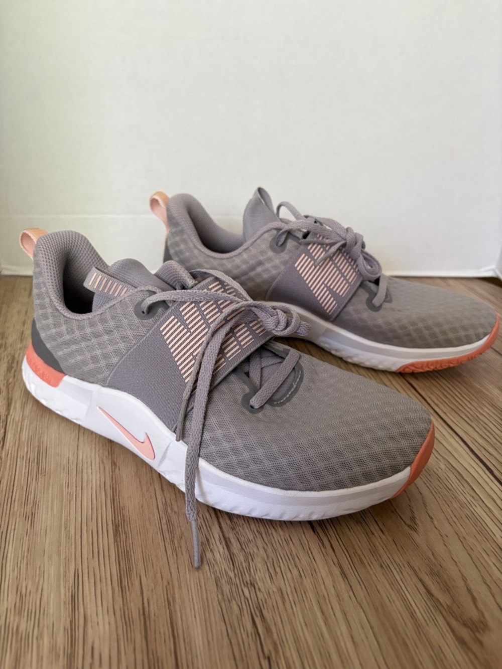 Nike Light Gray and Peach Training Sneakers